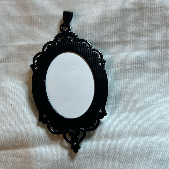 Skull necklace - Picture 7 of 8